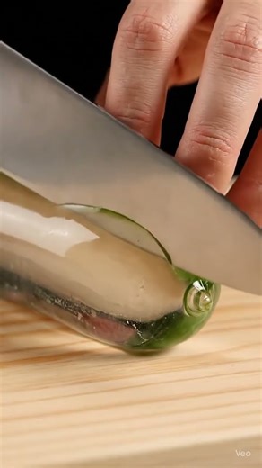 The ASMR fruit cutting video is realistic 🫐🫐🥒#fxyoeditz 🥒🫐🫐