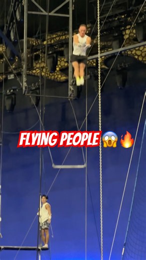 Flying People 😱🔥 #circus #acrobatics #gymnast #flip #flyingtrapeze #stunt #цирк #трюки #skills