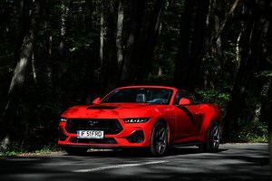 Test drive Test Drive Ford Mustang GT Cabrio - Simfonie pentru suflet