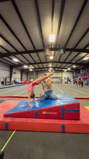 Coach Ky on Instagram: "✨Back Handspring Shaping✨ My favorite hands-on steps for beginners! Slow-mo to plank: 6-8 reps Slow-mo to snap down: 4-6 reps Full speed to hollow: 3-5 reps Side stations were focused on cartwheel/round-off technique and round-off fly backs. Check out Ava, from level 2, rock it! #backhandspring #backhandspringtutorial #backhandspringdrills #gymnastics #ksg #kidsspot #gymnasticscoach #gymnast #coachlife #usag #level2gymnast #dp #tumble #drilltheskill #tumbledrills #gymnast