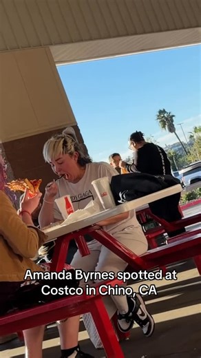 INLAND EMPIRE, CA 📍Things To Do I Places To Eat 🍽️ on Instagram: "@inlandempireca I found Amanda Bynes!!!! 20 years later 😳😳😳 who remembers the “The Amanda Show” … ⁉️ 📸: @4kforwhat #nickelodeon #inlandempire #ie #fyp #chino"