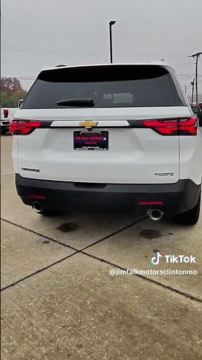 🔥 CHECK OUT THIS 2023 CHEVY TRAVERSE LT! 🔥