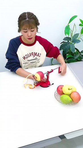 Effortless Apple Peeling with a Mechanical Peeler