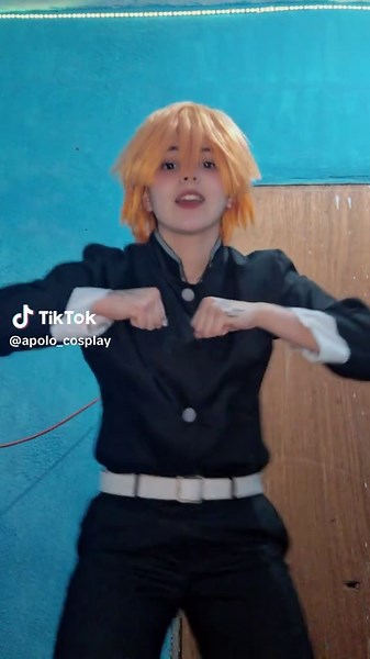 Zenitsu Agatsuma Cosplay Showcase and Highlights