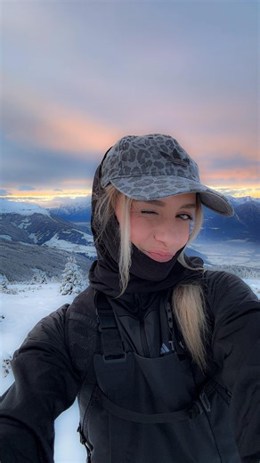 DIONI GORLA on Instagram: "tell me a better combo than this ❄️❤️‍🔥 . #winter #sunset #freshsnow #ski"