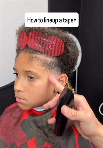 How to lineup a taper #taper #lineup #hairtutorial | Line Up Haircut