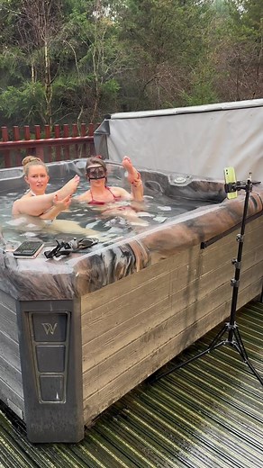 Any ideas what the problem is?? 🤔 #accountant #November #foryou #fakebody #hottub