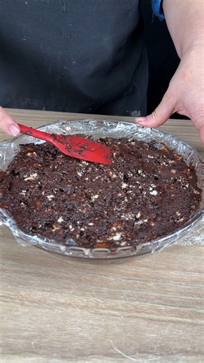 This is the famous cake without an oven, without flour and without eggs! | YumRecipes