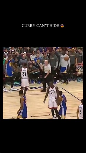 The Ball Always Finds Stephen Curry 🤣🏀