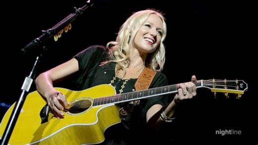 Singer Jewel shines in the spotlight, raising awareness for mental health