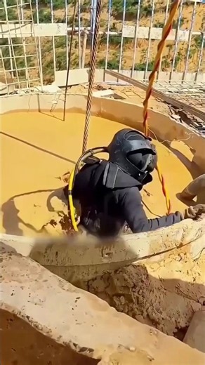 Why Do Divers Risk Their Lives in These Dangerous Underwater Jobs? 😱#facts #trending #ytshorts