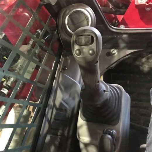 @TakeuchiMFG @takeuchius5515 @EquipmentShare TAKE A LOOK AT THE NEW SERIES 3 TL11, (573) 355-2062