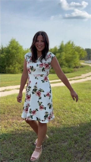 Sew the gorgeous Petunia Princess Seam Peplum & Top Dress with Diana! See related video for deets 🪡