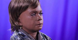 Humanoid Robot Successfully Delivers Philosophy Lecture to Over 100 Students