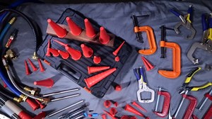 Hydraulic Plug Kit,Hydraulics Oil Service Plugs（Hole Size: 0.08-14.8 in） Hydraulic Hose Caps and Plugs,Rubber Stopper Conical,Oil-Resistant Rubber Hole Plug, 10 Small, 6 Medium and 2 Large
