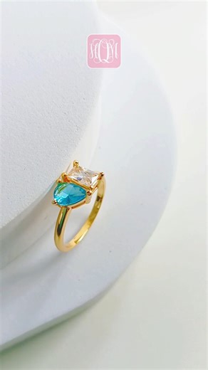 💍 𝑻𝒐𝒊 𝒆𝒕 𝑴𝒐𝒊 𝑹𝒊𝒏𝒈 — 𝑻𝒘𝒐 𝑺𝒐𝒖𝒍𝒔, 𝑶𝒏𝒆 𝑳𝒐𝒗𝒆 💍 A timeless symbol of “You and Me.” This stunning Toi et Moi Ring features two brilliant stones that gracefully meet—each representing your unique bond and unbreakable connection. ✨ Personalize with your birthstones ✨ Available in Gold, White Gold, and Rose Gold tones #houseofmonogramph #expressionsofyou #craftedforyou #elegantjewelry | House of Monogram