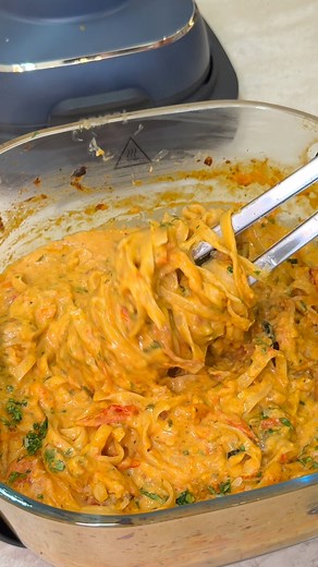 Creamy Roasted Veggie Pasta #veganmeal #veggierecipes #pasta #quickrecipes #vegan #veggie #veganrecipes #onepotmeal #pastalover #pastapasta #pastarecipe #tomatopasta #easyrecipes #healthy #quickrecipe #veganlunch #veganfood #veganrecipe #pasta🍝 #easyrecipe #healthyfoods #quickrecipe #vegetarianrecipes #easyfood #vegancomfortfood #vegetarian #lazyvegan #easyrecipes #easyveganmeals #vegandinner | Dr. Vegan