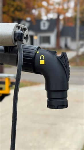 Ruvim KUB on Instagram: "Adapter Dust Extraction Port for DeWalt Miter Saw → Compatible with DeWalt DWV9000 (AirLock System) 🔗 You can find our shop in the profile — or just search 3DKUB on Etsy. This adapter was created to solve one small but very annoying problem. When the dust bag fills up and clogs the system, cleaning it becomes a real pain. This adapter completely fixes that issue. When possible, you can connect a vacuum, but it’s not always needed — for example, when working outsi