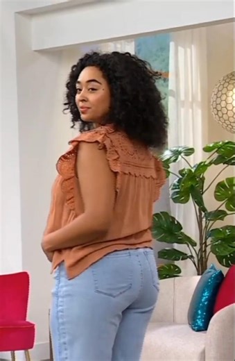 HSN model Kenyah models jeans 04