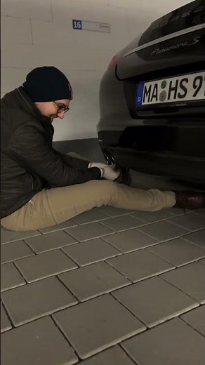 Wie ich meinen Porsche Panamera Auspuff in 5 Minuten zum Glänzen bringe. #shorts