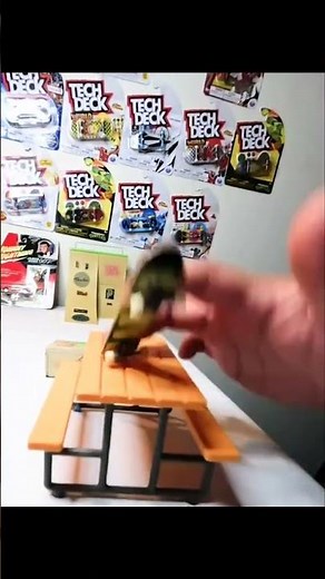 Tech Deck Tuesday with the old school Baker💪🛹 #techdeck #techdecktuesday #fingerboard #fingerskate