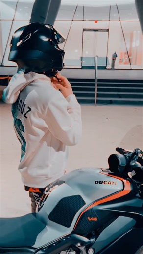 Fadony Casti on Instagram: "UKSN 🎥 @fullrez.arw . . . . . . . . #ducati #ducatipanigalev4 #v4 #1000cc #bikelife #trendy #trending #viralnow"