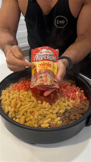 High-protein pizza prep #cooking #cooking #madprotein #recipe #pizza #pizzalover za