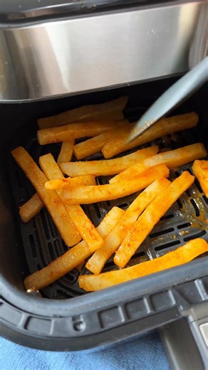 Made with crispy jicama sticks and flavorful fry seasoning 🍟 COMMENT RECIPE 👇 https://www.liveeatlearn.com/jicama-fries/ | Live Eat Learn
