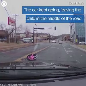 Police say a toddler is okay after falling out of a moving car in Mankato, MN while strapped into a car seat on Monday. Investigators say the child’s mother could face child endangerment charges. Take a look at the dramatic moment caught on camera. | CBS Newspath