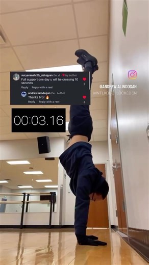 4 sec handstand🔥 check out my IG @andrew.alindogan for more 🔥