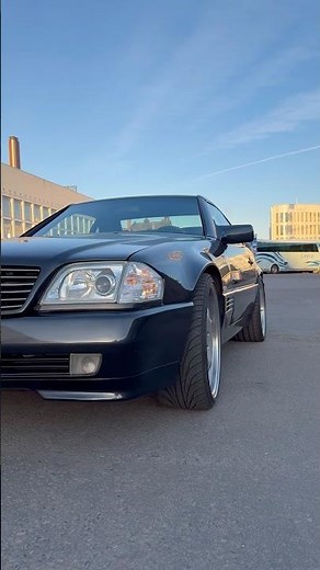 The Mercedes SL500 Is Peak Luxury & Power