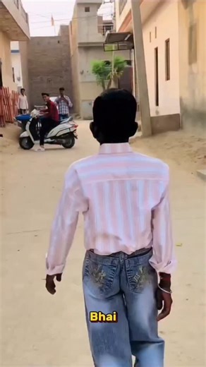 Monster l Glow Up Guide on Instagram: "If your skin is dark and people still call you names, it’s not your skin tone — it’s your color combinations ❌👕 Wear these outfits and watch people stare 👀🔥 🔹 White + Olive Green 🔹 Mustard Yellow + Black 🔹 Royal Blue + Grey 🔹 Maroon + Beige 🔹 Brown + Cream These color combos make dark skin look premium & powerful 💎 ⚠️ Most important rule: Perfect fitting is non-negotiable. Bad fitting = no matter what you wear, you’ll look sloppy. Dress smart. Own 