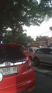 7K views · 102 reactions | Perjalanan Macet Dari Plengkung Gading ke Jokteng Wetan Jogja ==================== #jalan #jalanjalan #kuliner #liburan #shoping #belanja #makanan #masakan #mall #malioboro #prambanan #borobudur #yogyakarta #keraton #kraton #jogja #yogya #jogjakarta #kotagudeg #kotapelajar #sultan #sultanjogja #parangtritis #gunungkidul #bantul #sleman #kulonprogo #alunalun #pendopolawas #pantai | Jalan Online | Facebook
