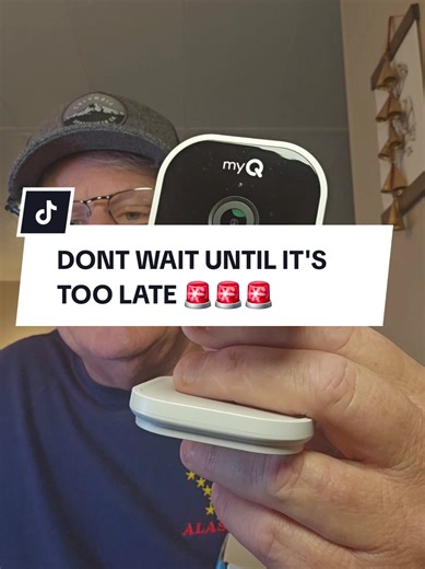 myQ Smart Indoor Security Camera – HD Video, Night Vision, Motion Detection, Wi-Fi, Two-Way Audio, Smartphone Control Lens