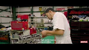 In 2023 Yoshimura began testing the new 300V formula. After a few months of testing in the lab, 8hrs of Suzuka and 24hrs of Bol D'or, the Yoshimura SERT Motul Racing technical director and team manager noticed they are getting more engine protection whilst maintaining a high oil pressure The new 300V was born.... #Yoshimura #300V #PoweredByMotul | Motul