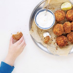 59K views · 32 reactions | These salmon nuggets are a must try for babies and the entire family. Super delicious with a yummy crunch. Just perfect for little hands! | Baby Led Feeding | Facebook