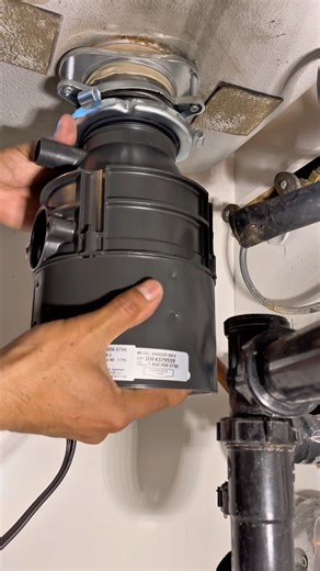 🚨💧 Garbage Disposal Leaking? Here’s the Fix