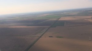 Airplane Prepare Landing Losing Altitude Inside 库存影片视频（100% 免版税）10651433 | Shutterstock