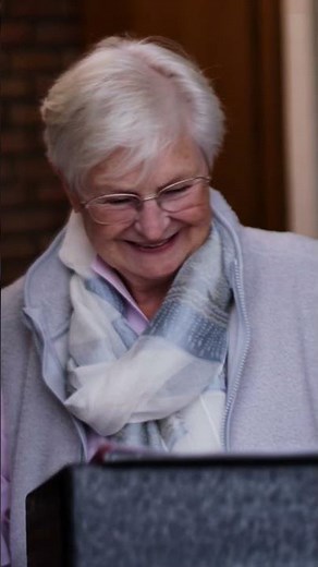 Unsere freundlichen Kuriere liefern zuverlässig Essen auf Rädern