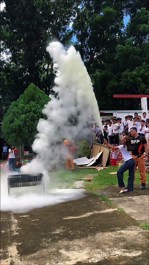 Firefighter Moments: How Fire Extinguishers & Towels Work
