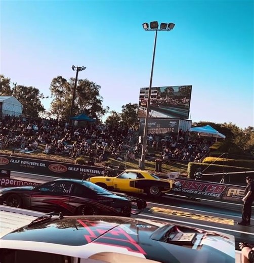 Hemi Cuda vs Rotary Pro Mod #dragracing #mopar #australia @Roadside_Rebuilds