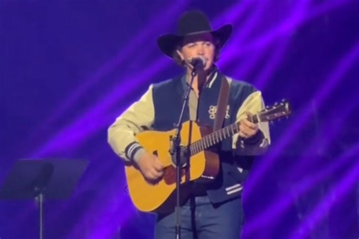 Zach Top Delivers Flawless Rendition Of “Miami, My Amy” At ‘Songs And Stories Of Dean Dillon’ Tribute Show | Whiskey Riff