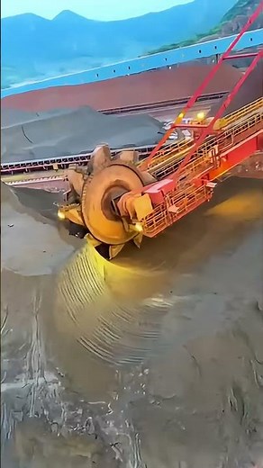🚜💥 The Giant of Mining – Bagger 288| World’s Largest Mining Machine | Open Cast Mining Power#shorts