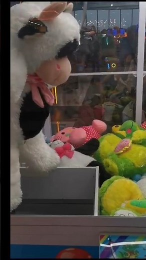 Sleepy Cow | CMT Claw Machine #shorts