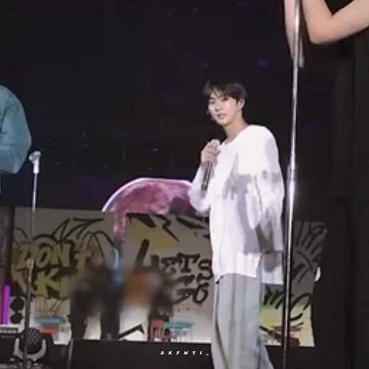 Deciphering Jay's Height: Why Does He Always Look Tiny?