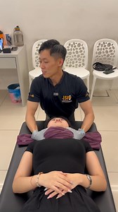 正骨调理帮助缓解疼痛。- 第2段 📍记得关注，第2段、第3段…以及完整影片📌 Body Alignment helps relieve pain. - Part 2 📍Follow for Part 2, Part 3… and the Full Video 📌 | Master Teoh JSP Wellness Body Alignment