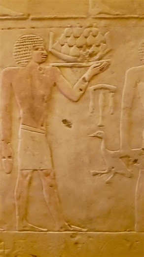 👜 Handbags in Ancient Egypt… Style and Function Thousands of Years Ago! Did you know that ancient Egyptians used forms of handbags long before modern times? While their appearance differed greatly from what we know today, their purpose was surprisingly similar: carrying personal items and tools. --- ✨ Types and Uses: Linen or leather pouches: Used to hold small tools, oils, or jewelry. Work bags for farmers and laborers: Contained food or basic tools during field work. Ritual pouches for priest