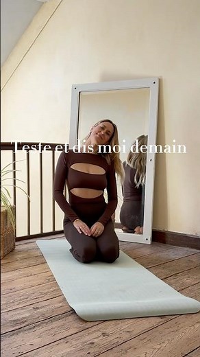 Beginner Evening Yoga 🌙 30 sec to sleep better