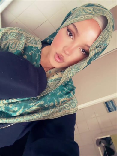 Exploring North African Hijab Fashion Trends