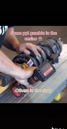 #anxiety #theshop #mechanic #mechanical #trucktok #cartiktok #spring #springcompressor #fail #meme #fyp #trucktok #trucks